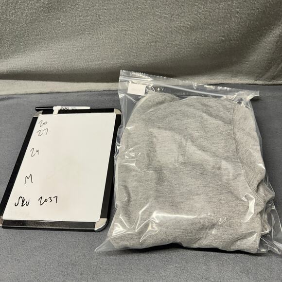 Crime Junkie Sweatshirt Adult Medium Gray Crew Neck Pullover - Picture 5 of 5